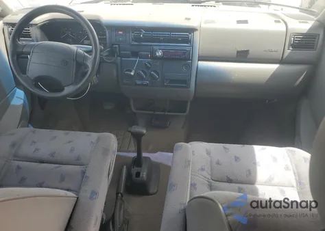 1997 Volkswagen Eurovan Camper z USA, uszkodzony, nr VIN WV2EH8703VH131565